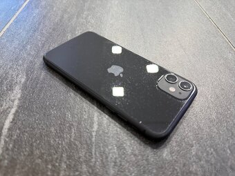 Apple iPhone 11 64 GB Black - 7