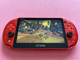 PS Vita 2000 metallic red - červená - 7