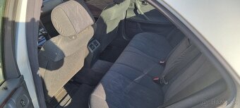 Mercedes E200 - 7