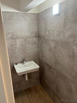 Obchodný / kancelársky priestor v centre Trenčína - 7