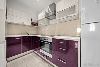 Predaj 2 izb. zrekonštruovaného bytu na Družstevnej ul. v BA - 7