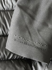 ŠPORTOVÁ VETROVKA  zn.VOLCANO č.M - 7