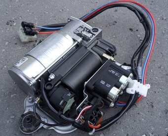 Kompresor vzduch. podv. BMW X5 E53 4,4i . - 7