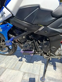 Predám Suzuki GSR 750 - 7