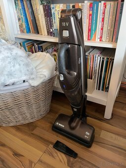 Predám tyčový vysávač Bosch Move 2in1 - 7