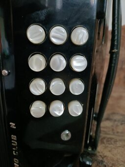 PREDÁM HELIGÓNKU - 7