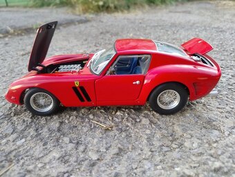 Predám Ferrari 250 GTO 1962, 1:18 Mattel Hot Wheels. - 7