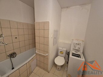 Na predaj veľká garsónka s balkónom Komárno - 7