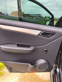 Predám Mercedes Benz w245 B170 - 7
