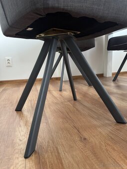 Biely jedálenský stôl a stoličky otočné - 7