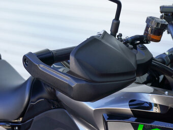 Kawasaki Versys 1100 SE - 7