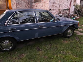 Mercedes - Benz 240d - 7