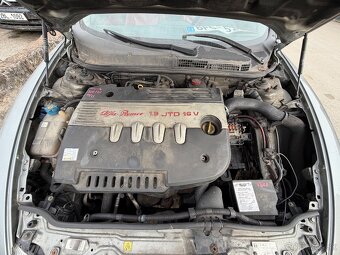 Alfa Romeo GT 1.9 JTD - 7