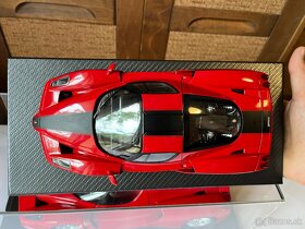 1:18 BBR Enzo Ferrari, otváratelný diescast - 7