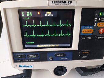 DEFIBRILÁTOR/MONITOR ŽIVOTNÍCH FUNKCÍ Physio Control LIFEPAK - 7
