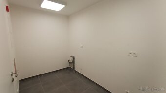 Na prenájom obchodné priestory v budove Orbis Nitra - 7