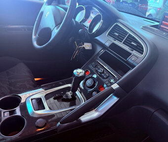 Peugeot 3008 1.6 Turbo Premium AT Pano. - 7