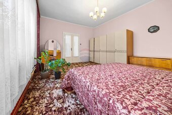 REMAX ponúka na predaj rodinný dom s dvomi bytovými jednotka - 7