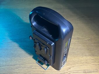 4x V-mount batéria - 95Wh 6600mAh + duálna nabíjačka - 7