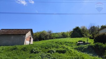 NA PREDAJ: Pozemok Podhorany 1403 m2 - 7