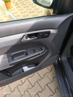 Predám Volkswagen Touran Facelift Highline 1.9 TDI - 7