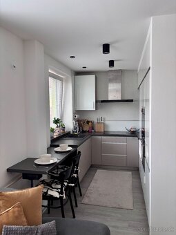 3 izbový kompletne zrekonštruovaný byt Valaská - 7