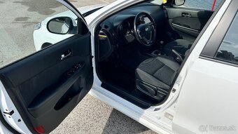 Hyundai i30 cw 1.6 crdi 85kw VGT - 7