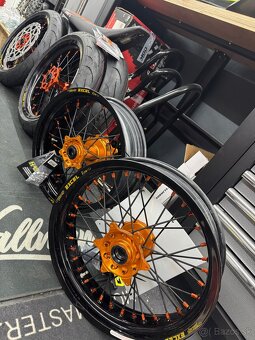Supermoto kolesá a iné diely - 7