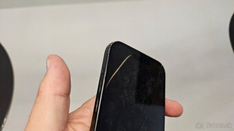 Apple iPhone 15 - rozbitý, zablokovaný, nájdený, na diely - 7