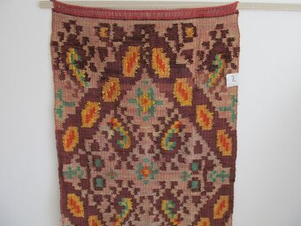 Predám staré cca 60 ročné ručne tkané závesy na stenu. - 7