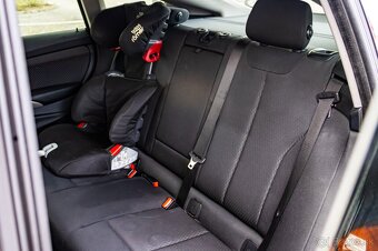 BMW Rad 3 318d GT 100kW / TOP STAV / Sezónne prezutie / - 7