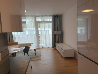 Nový moderný byt s veľkou loggiou a parkovaním. Sliačska ul. - 7