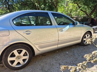 Predám dvere na Škoda Octavia II 2 sedan STRIEBORNÁ METALÍZA - 7