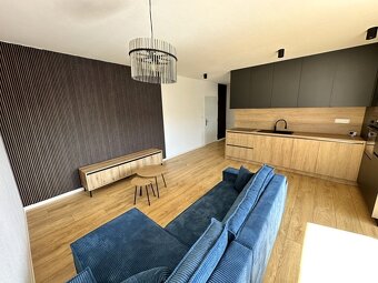Moderne zariadený 2 izbový byt 55,90 m2 s balkónom Galanta - 7
