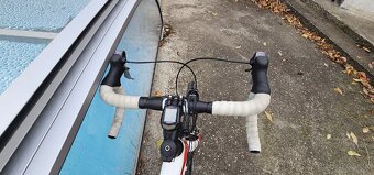 Predám cestný bicykel Specialized,takmer nový - 7