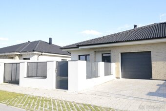 33Reality| Posledný 4.izbový rodinný dom s dvoma bytovými. - 7