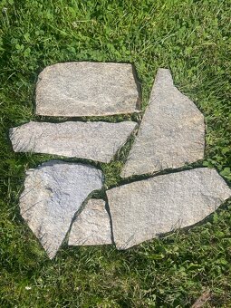 Prírodný štiepaný kameň GNEISS – Obklad, Dlažba, Šľapáky, - 7