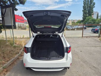 Predám Toyota Corolla Combi TS 2.0 Hybrid Dynamic Force e-C - 7
