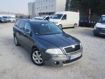 Škoda Octavia Combi 2.0 FSI 4x4 - 7