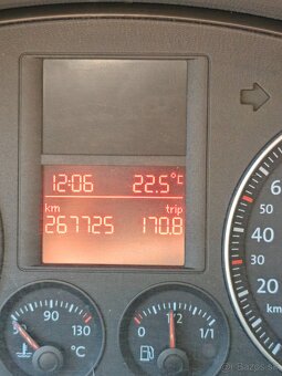 VW GOLF 5 1,6 benzín- predám - 7