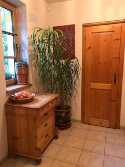 Rodinný dom 5+1 s dvojgarážou a pozemkom 2771 m², okres Doma - 7