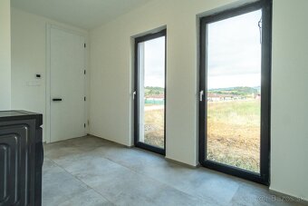 Nadštandardná novostavba rodinného domu v obci Lubina - 7