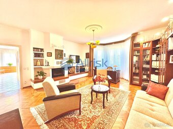 Exkluzívny predaj luxusnej vily s 25á pozemkom v Rajke - 7