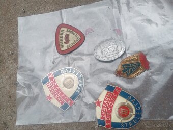 Odznaky popolníky plechové krabice - 7