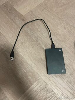 Predávam PS5 (FAT)700GB + 2 TB disk + 1 ovládač. - 7