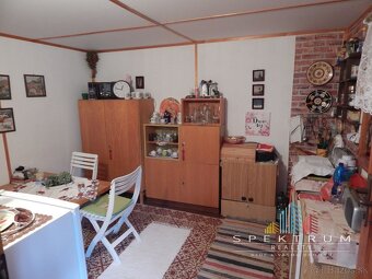 SPEKTRUM REALITY- Na Predaj záhradná chatka s pozemkom 713 - 7