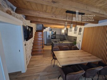 Exkluzívna kamenná vila s vírivkou a 360° panoramatickým výh - 7
