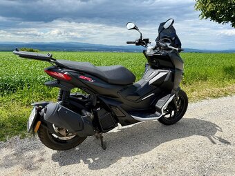 Aprilia SR gt 125 v záruke - 7