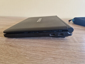 Notebook Toshiba NB500, display 10,1" - 7