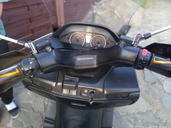 Suzuki Burgman 400 2009 - 7